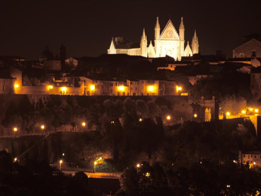 Hotel Valentino Centro Storico Orvieto Eksteriør bilde
